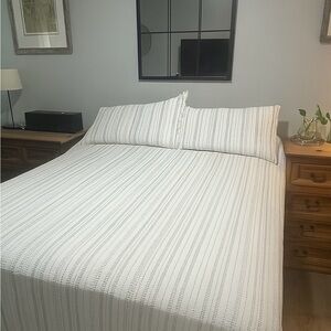 Peacock Alley King Striped Coverlet & Shams Set Neutral